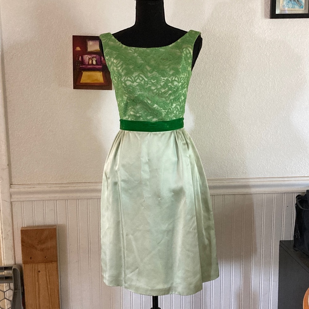 Green Sleeveless Lace Bodice Fit & Flare Dress